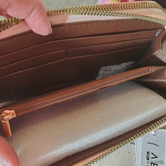 NWT Blush Kiss Large Heart Quilted Pillow Pink Double Zip-Around Vegan Wallet - Picture 14 of 16